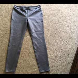 Simply Vera Wang M Spandex shiny leggings